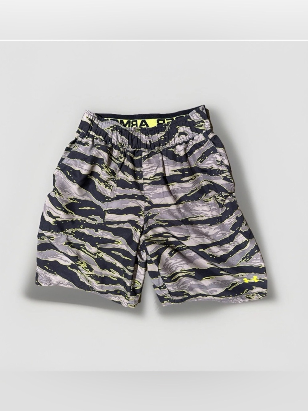 Under Armour Tiger‎ Camo Athletic Sporty Pockets Drawstring Black Grey Neon YSM